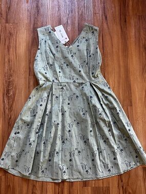 SM Wardrobe Light Sage Cat V Neck Dress
